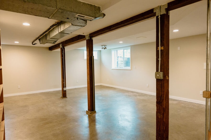 Third bedroom - basement - very large - 3200 SE 78TH AVE