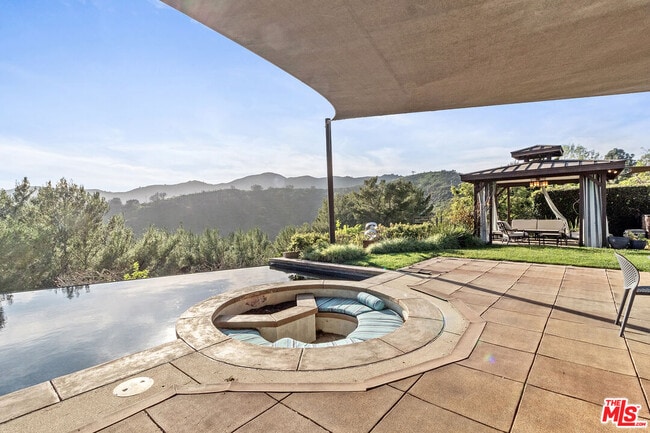 Building Photo - 2473 La Condesa Dr