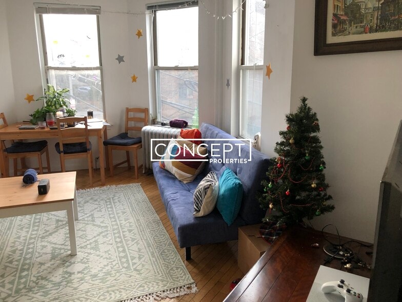 Building Photo - 10 Parker Hill Ave