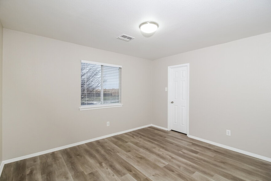 Building Photo - 2200 Southway