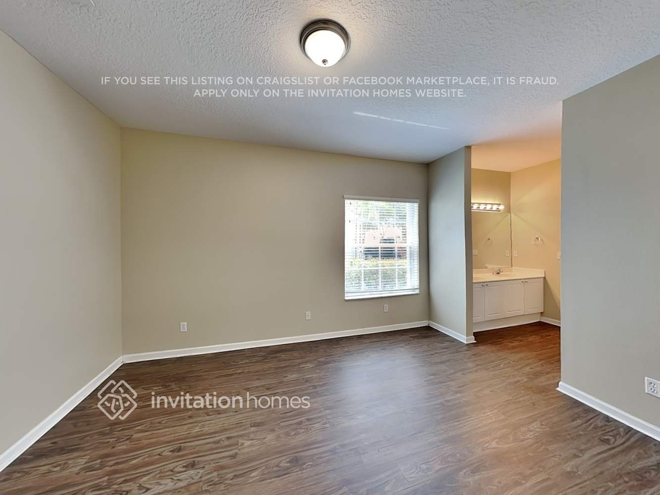 Building Photo - 10777 Pelican Dr