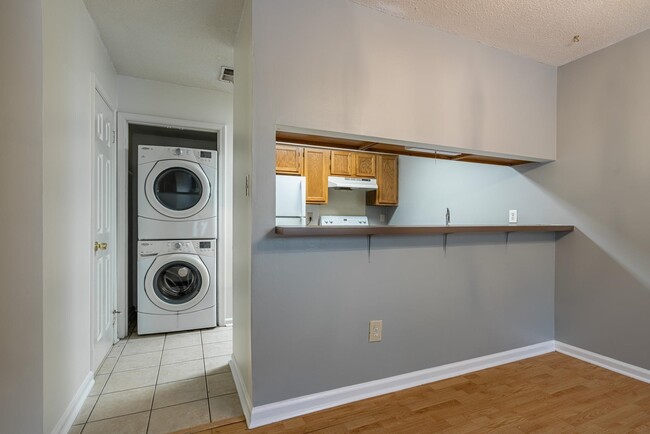 Building Photo - 110 Barksdale Ct