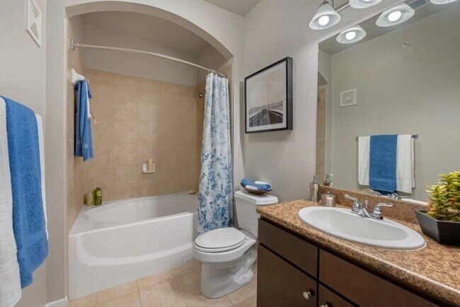 Building Photo - Elevated Comfort with Move-In Savings!