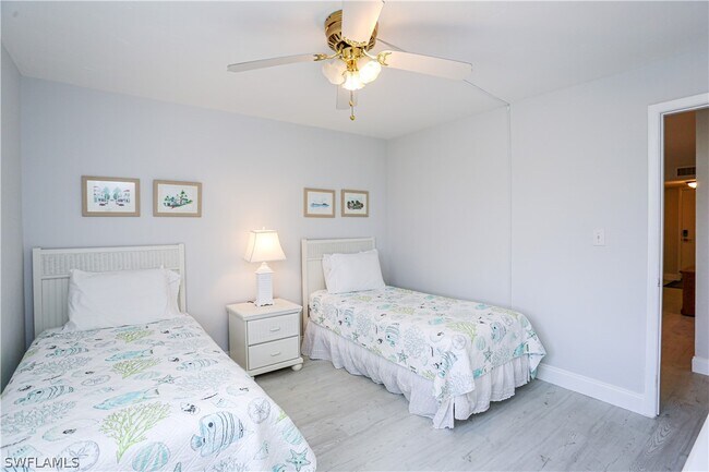 Building Photo - 3645 Boca Ciega Dr