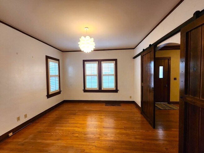 Building Photo - 3 Bed 2.5 Bath Plus ADU in Gatewood Add NW OKC