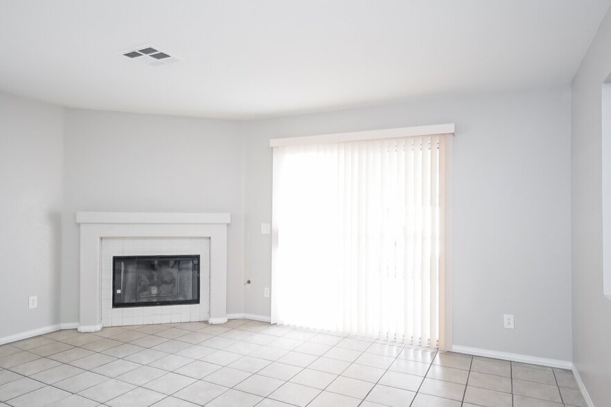 Building Photo - 7212 Single Pine Dr