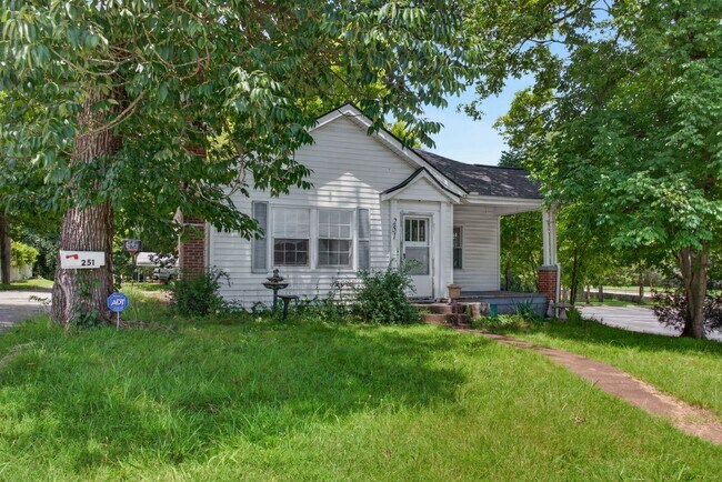 Building Photo - 251 Forbes Ave
