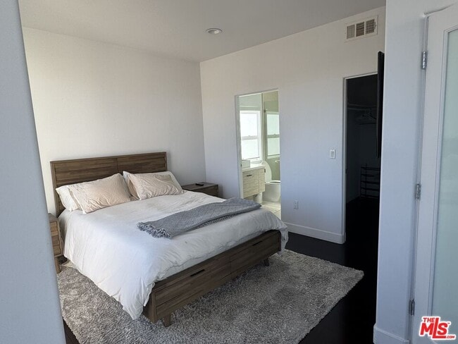 Building Photo - 1739 S Barrington Ave