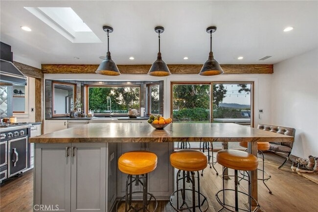 Building Photo - 27151 Mission Hills Dr