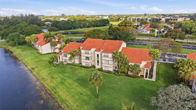 Building Photo - 3310 Pinewalk Dr N