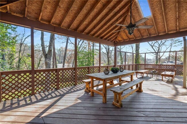 Building Photo - 1135 Vista Trail NE