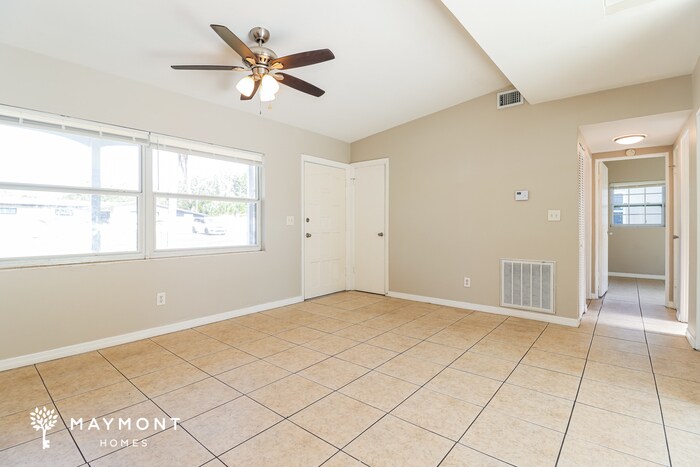 Building Photo - 3290 Hillsdale Ave