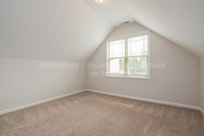 Building Photo - 550 W Copenhaver Dr