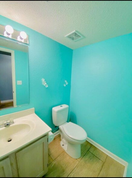 Building Photo - 5520 NW Moonlight Meadow Dr