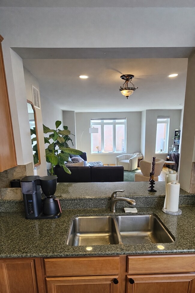 Building Photo - 2331 N Lister Ave