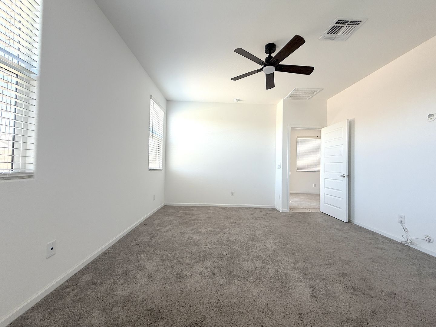 Building Photo - 9449 W Montecito Ave