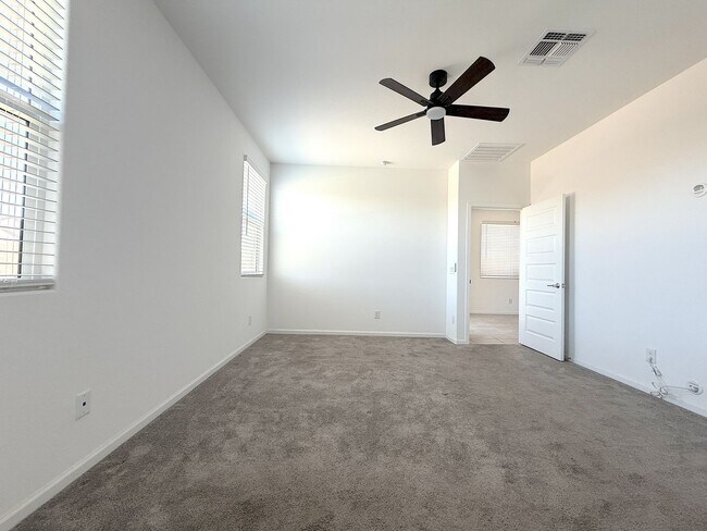 Building Photo - 9449 W Montecito Ave