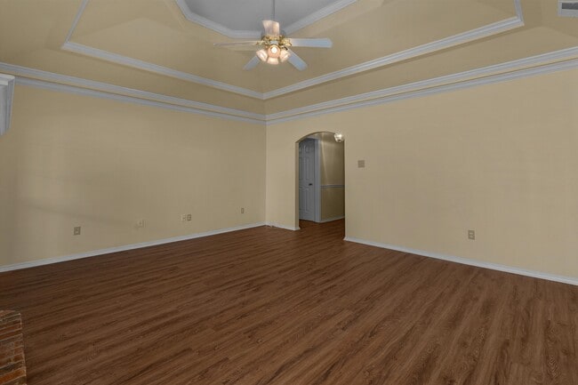 Building Photo - 4912 General Polk Dr
