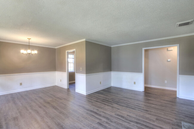 Building Photo - 407 Alice Ct