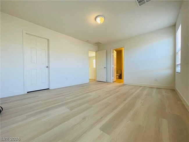 Building Photo - 9206 Valley Betica Ave