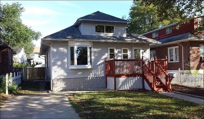 Primary Photo - 21 W 2nd Ave