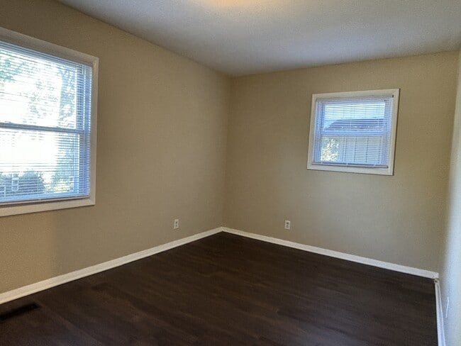 Building Photo - 9143 E 34th St