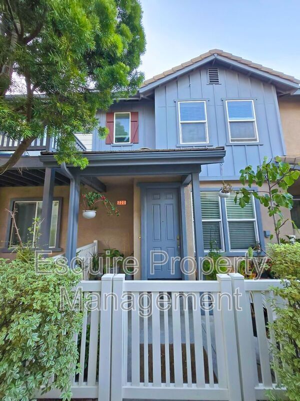 Primary Photo - 320 Harbor Breeze Dr