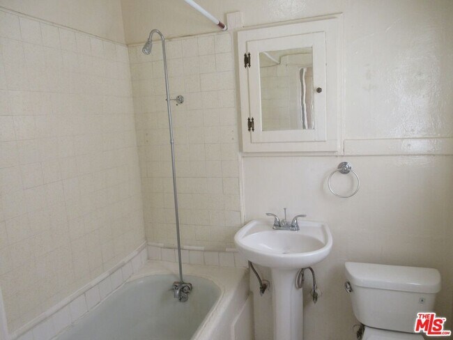 Building Photo - 1137 Lodi Pl