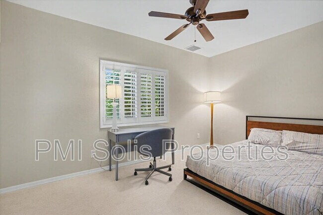 Building Photo - 10198 E San Salvador Dr