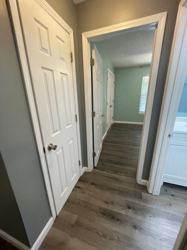 Building Photo - Now Available! Gorgeous Walkout Basement Home with a Pool, Ozark