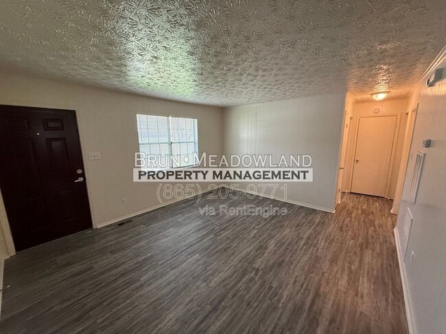 Building Photo - 1930 Lovell Rd