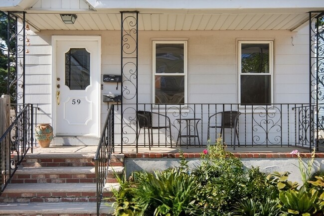 Building Photo - 59 Woodville St