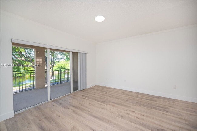 Building Photo - 2406 Centergate Dr