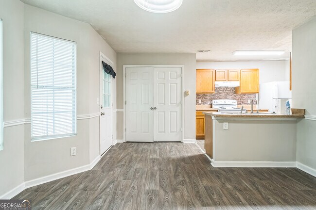 Building Photo - 5638 Fair Creek Way