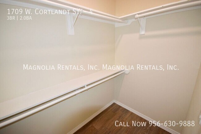 Building Photo - 1709 W Cortlandt St