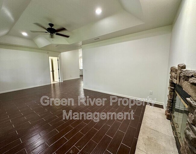 Building Photo - 3288 Deerfield Pointe Dr