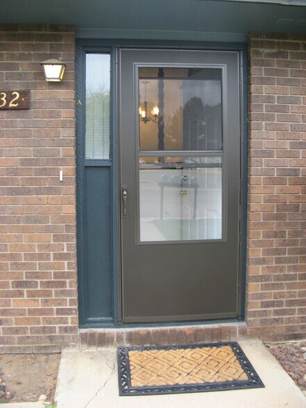 Building Photo - 732 Delaware Ave