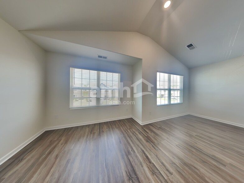 Building Photo - 6030 Mason Tucker Dr