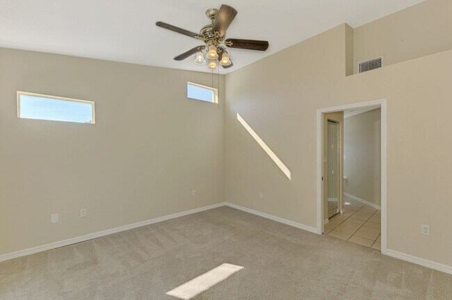 Building Photo - Beautiful 3/2 in Tara Community