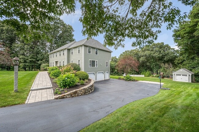 Building Photo - 4 Nashoba Dr