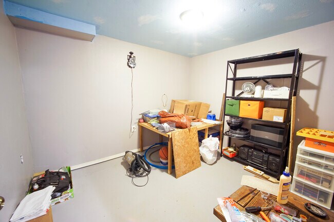 Bonus Room - 1310 W 7th St