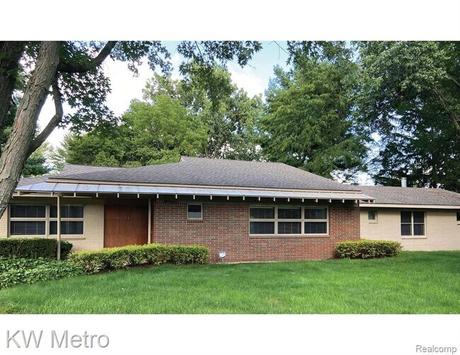 Building Photo - 561 Yorkton Ln