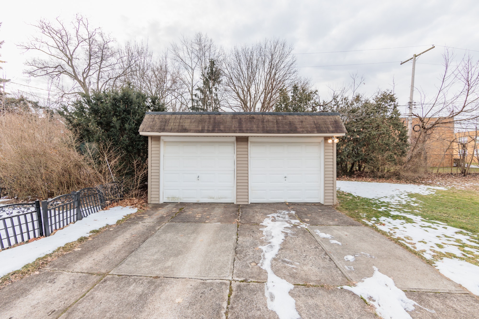 Building Photo - 4040 Ardmore Rd