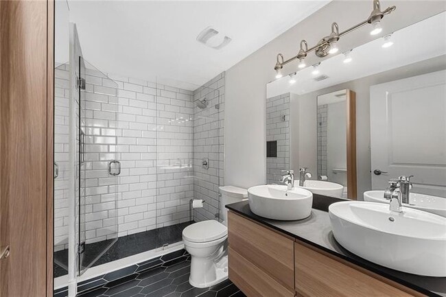 Building Photo - 170 SE 14th St