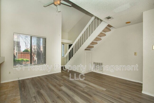 Building Photo - 4242 N Capistrano Dr