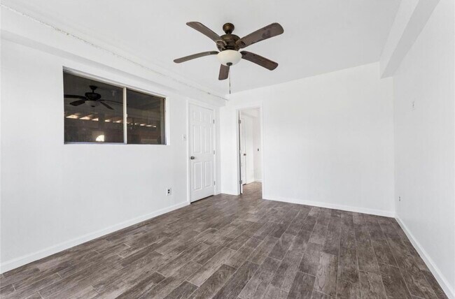 Building Photo - 12 S Sandpiper