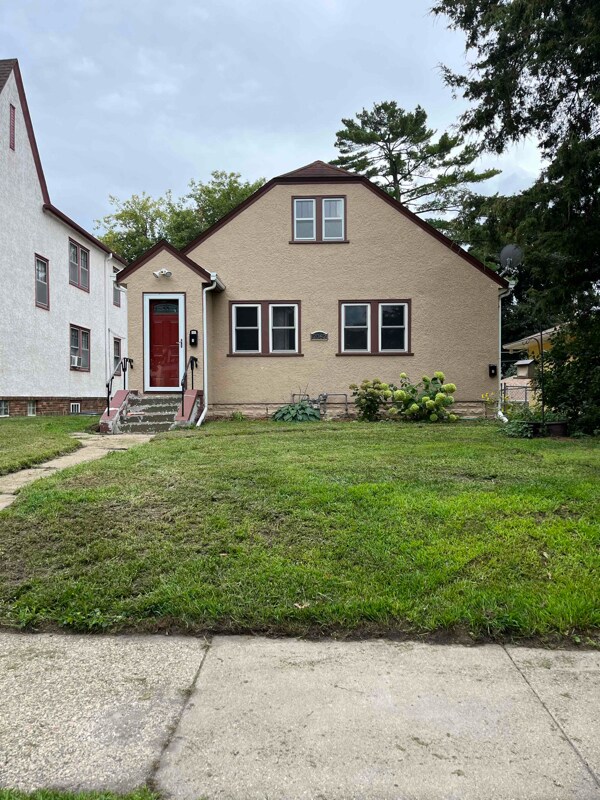 Building Photo - 2082 Randolph Ave