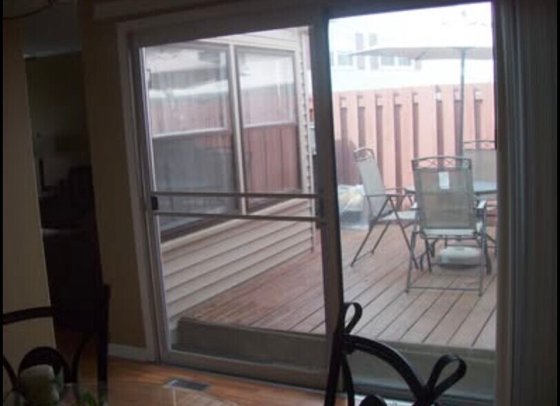 Building Photo - 1950 Hancock Dr