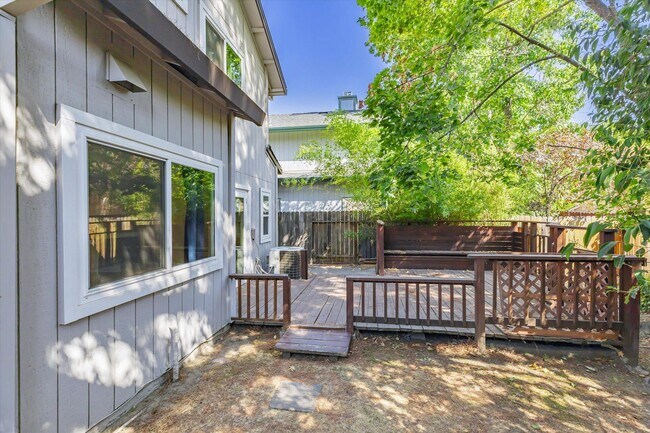 Building Photo - 4100 Diane Dr