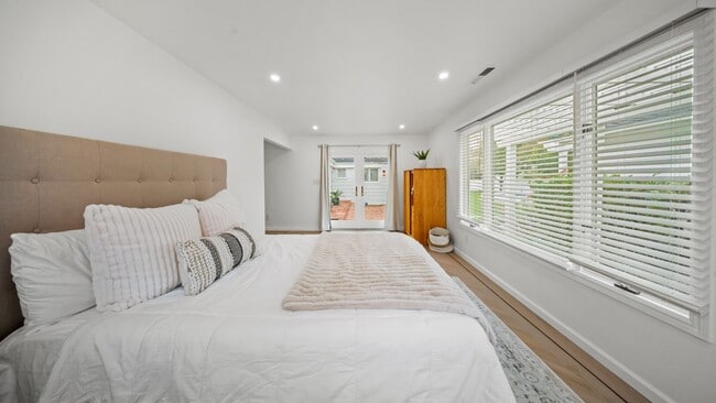 Building Photo - 1819 Cedar St